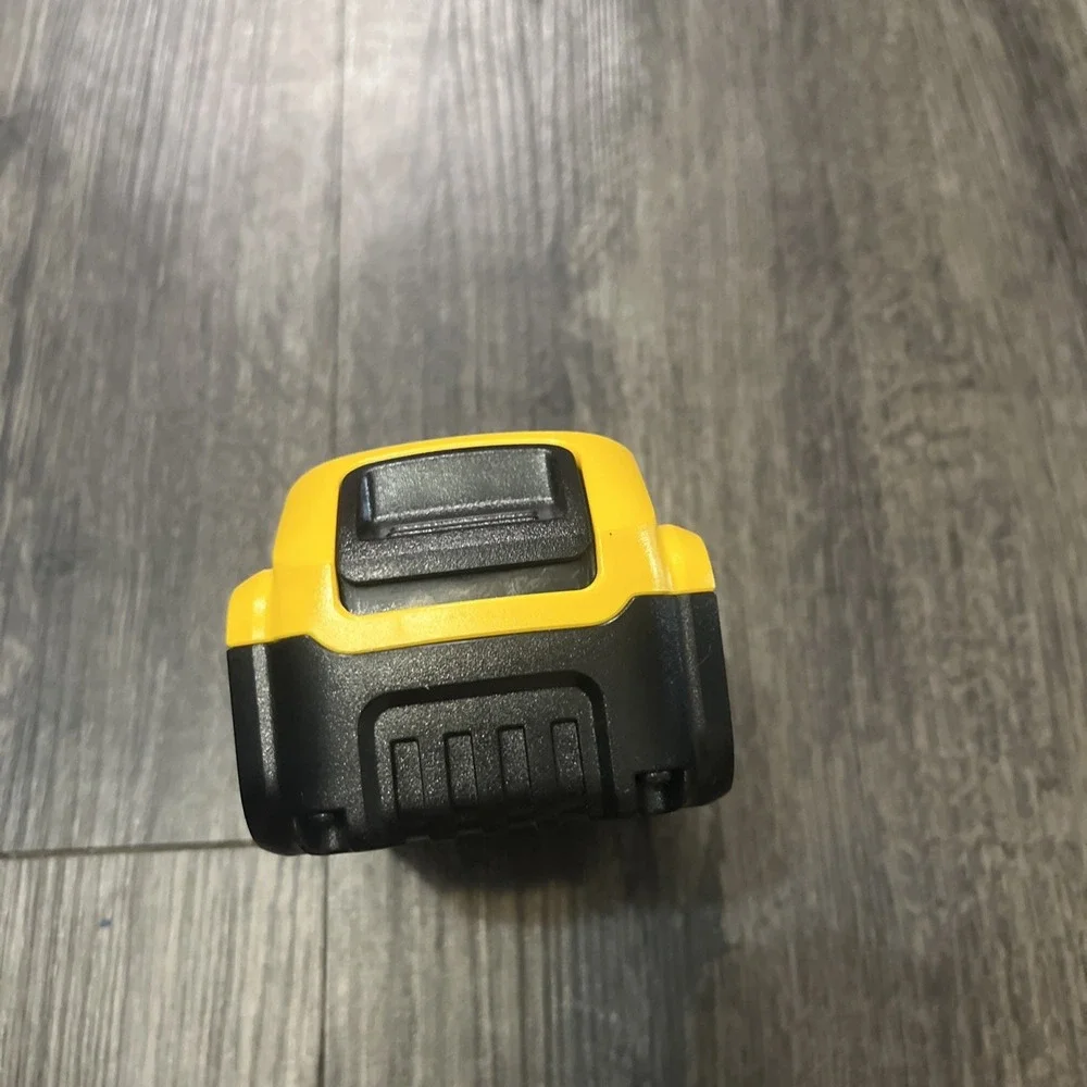 Dewalt 20v 5Ah  Li ion battery pack DCB205